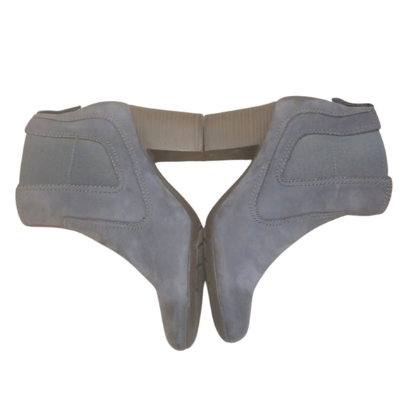 Clarks Blue Suede Ankle Boots Womens Booties Size 8.5 - Picture 2 of 11